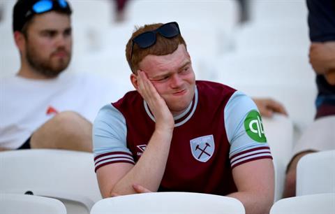 Khoảnh khắc trái ngược giữa West Ham và Tottenham