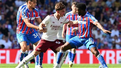 Max Dowman lập kỷ lục mới trong ngày Arsenal đăng quang vô địch