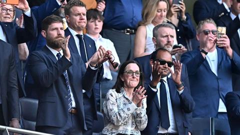 Chủ sở hữu Tottenham cam kết đầu tư tái thiết CLB