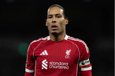Arne Slot được khuyên đẩy đi Virgil van Dijk để đưa về Jarell Quansah 