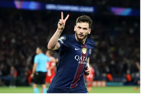 Người cũ Arsenal mơ về Khvicha Kvaratskhelia