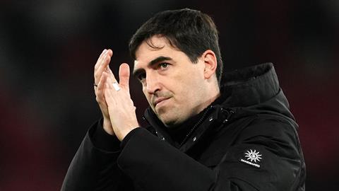 Liverpool đàm phán với Andoni Iraola