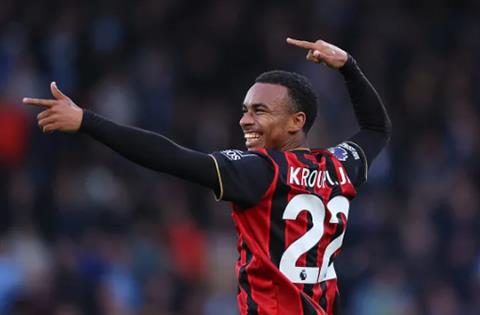 Eli Junior Kroupi đưa ra quyết định về việc gia nhập Arsenal 