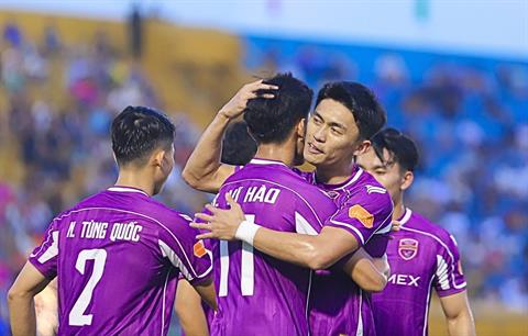 HLV Becamex TPHCM nói gì sau khi đội nhà xuống hạng?