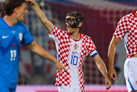 Chiếc mặt nạ không che mờ đẳng cấp của Luka Modric