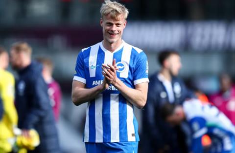 Brighton từ chối đề nghị thứ 2 của Spurs cho Jan Paul van Hecke