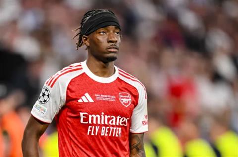 Huyền thoại Arsenal không hài lòng với Noni Madueke