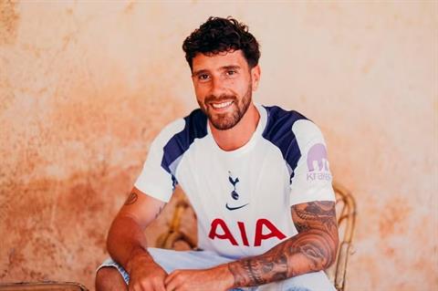 Tottenham chiêu mộ thành công trung vệ Marcos Senesi