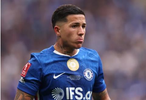 Emmanuel Petit đề xuất Chelsea đổi Enzo Fernandez lấy Camavinga