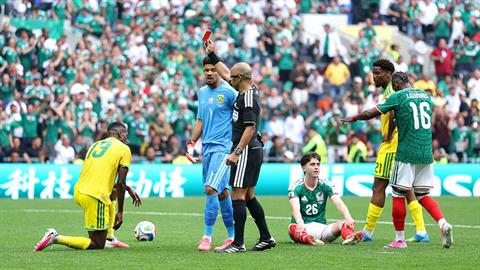 Thống kê bất ngờ: Không trận nào của World Cup diễn ra đúng giờ