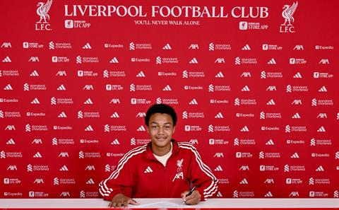 Con trai Djibril Cisse ký hợp đồng chuyên nghiệp với Liverpool