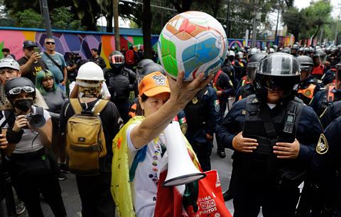 Khi World Cup không được chào đón bởi người Mexico
