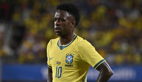 Hakimi tự tin khóa chặt Vinicius Junior khi đối đầu Brazil