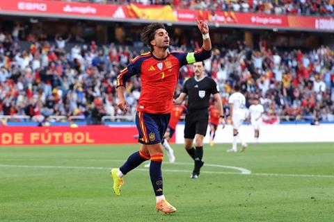 Ferran Torres né tin đồn gia nhập PSG, tập trung vào World Cup