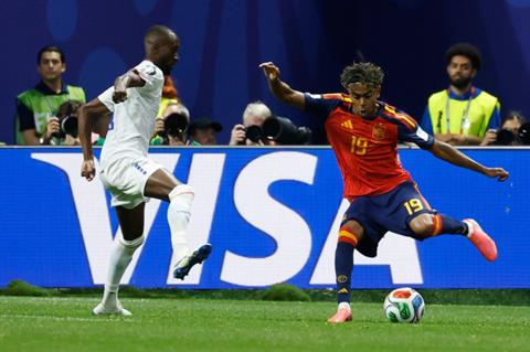 Luis de la Fuente: "Sai lầm khi so sánh Yamal với Messi"