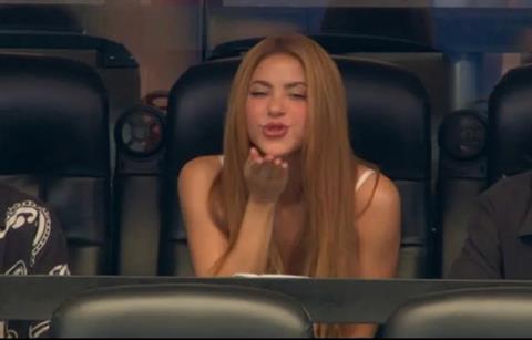 Shakira chiếm trọn spotlight trong trận Argentina đấu Áo