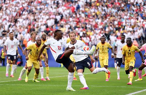 Eberechi Eze mong CĐV Anh kiên nhẫn sau trận hòa Ghana
