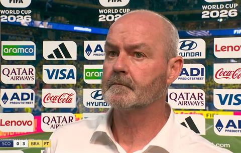 HLV trưởng Scotland bỏ ngang phỏng vấn sau thất bại trước Brazil