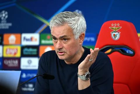 Jose Mourinho lên tiếng bênh vực Mikel Arteta