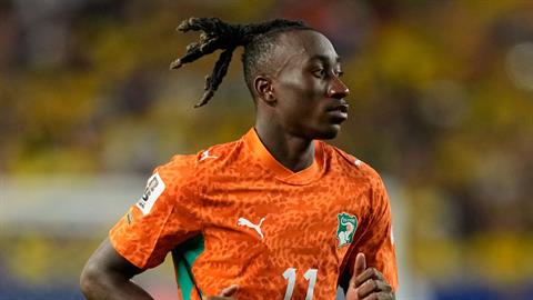 PSG tiến sát bom tấn 100 triệu euro Yan Diomande