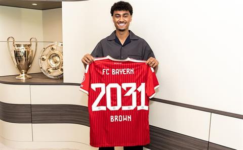 Bayern Munich chiêu mộ thành công hậu vệ tuyển Đức