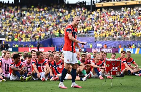 Haaland rơi nước mắt sau khi giúp Na Uy đánh bại Brazil