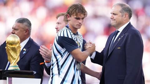 Sao trẻ Nico Paz hứa mang cúp vàng World Cup trở lại Argentina