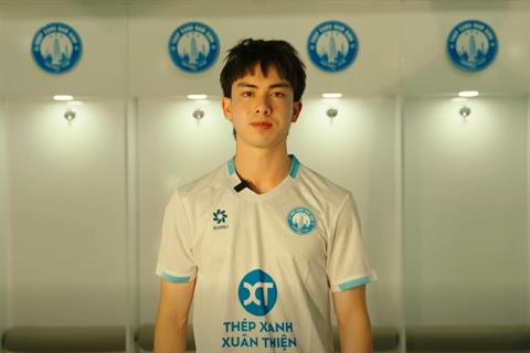 Nam Định ra mắt hậu vệ Việt kiều Mỹ Reece Minh-Kai 