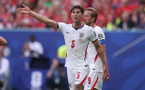 Arsenal gia nhập cuộc đua giành John Stones