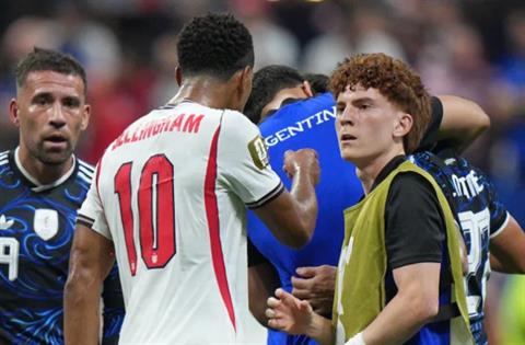 Nạn nhân của Jude Bellingham chuẩn bị cập bến Chelsea