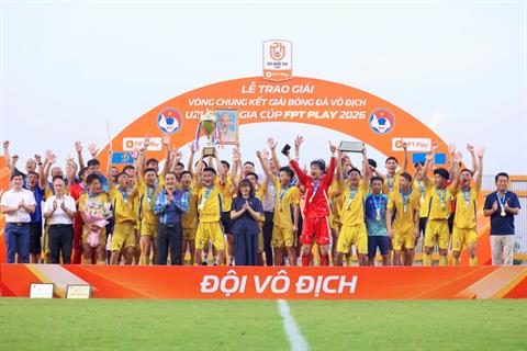 Cao Văn Bình cùng đồng đội vô địch U21 Quốc gia 2026