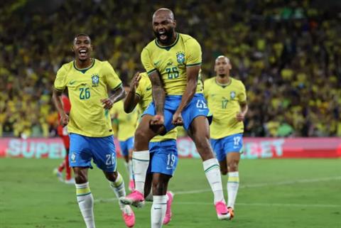 MU nhắm Igor Thiago thay Joshua Zirkzee
