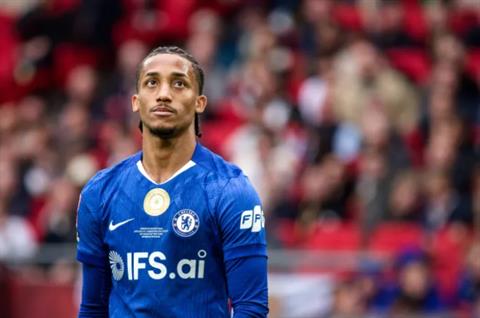 Chelsea đáp trả đề nghị 86 triệu bảng của Arsenal cho Joao Pedro