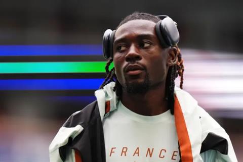 Patrice Evra chọn bến đỗ mới cho Manu Kone
