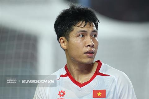 HLV Kim Sang Sik thêm lo vì chấn thương của Văn Vĩ