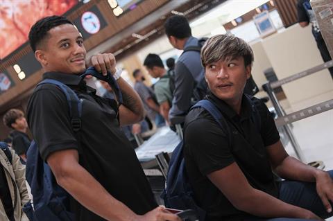 Máy bay chở tuyển Campuchia đến Việt Nam muộn