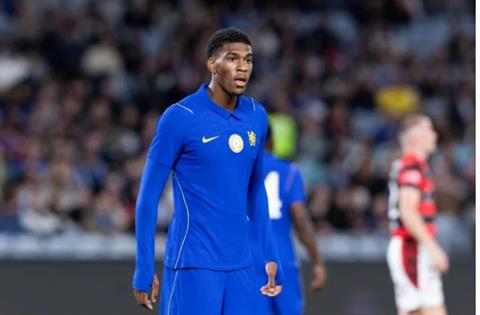 Crystal Palace theo đuổi hậu vệ của Chelsea