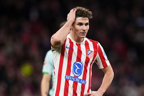 Julian Alvarez dọa đình công để rời Atletico Madrid sang Barca