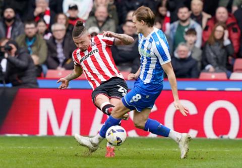 Kalvin Phillips tiếp tục rời Man City theo dạng cho mượn