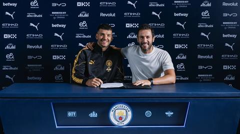 Man City chiêu mộ thủ môn Argentina để dự bị cho Donnarumma