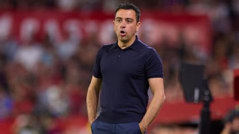 Van Bronckhorst bất ngờ khi Hà Lan quyết định bổ nhiệm Xavi