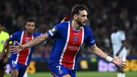 Kvaratskhelia giúp PSG thiết lập chuỗi ghi bàn dài nhất sau 6 năm