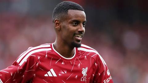 Heskey ra mục tiêu 20 bàn thắng và kiến tạo cho Alexander Isak