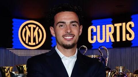 Inter Milan chính thức chiêu mộ Curtis Jones từ Liverpool