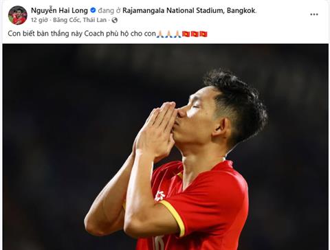 Hai Long tri ân HLV Phan Thanh Hùng sau màn xé lưới Thái Lan