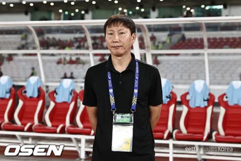 Báo chí Hàn Quốc và châu Á hết lời ngợi khen HLV Kim Sang Sik