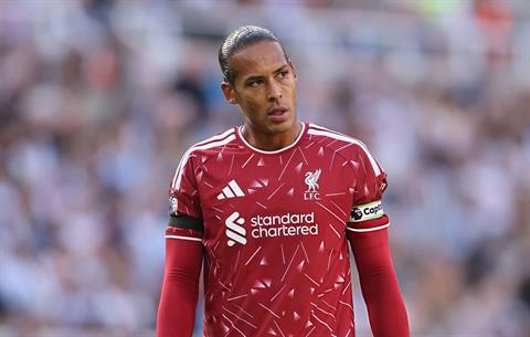 Van Dijk sắp gặp HLV Xavi để bàn về tương lai ở tuyển Hà Lan
