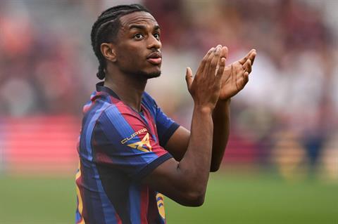 MU tiến gần sao trẻ Barca