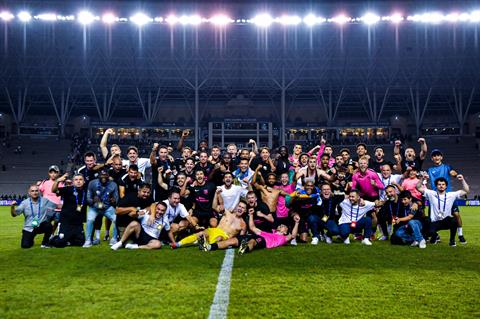 Đội bóng 9 năm tuổi giành vé dự Champions League
