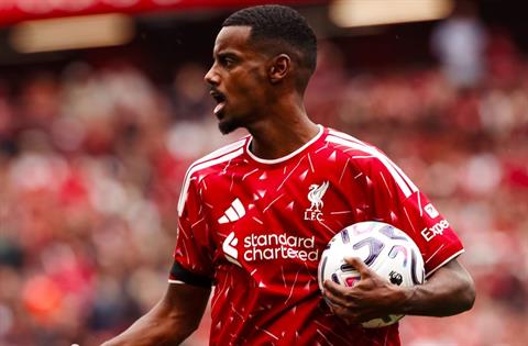 Isak tin Liverpool sẽ sớm quen với lối chơi của tân HLV Iraola